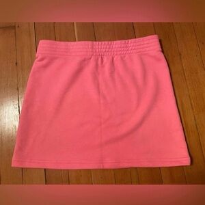 NWOT Aritzia TNA Airy AF soft pull-on skirt. 72%
Cotton, 28% Polyester. Size S